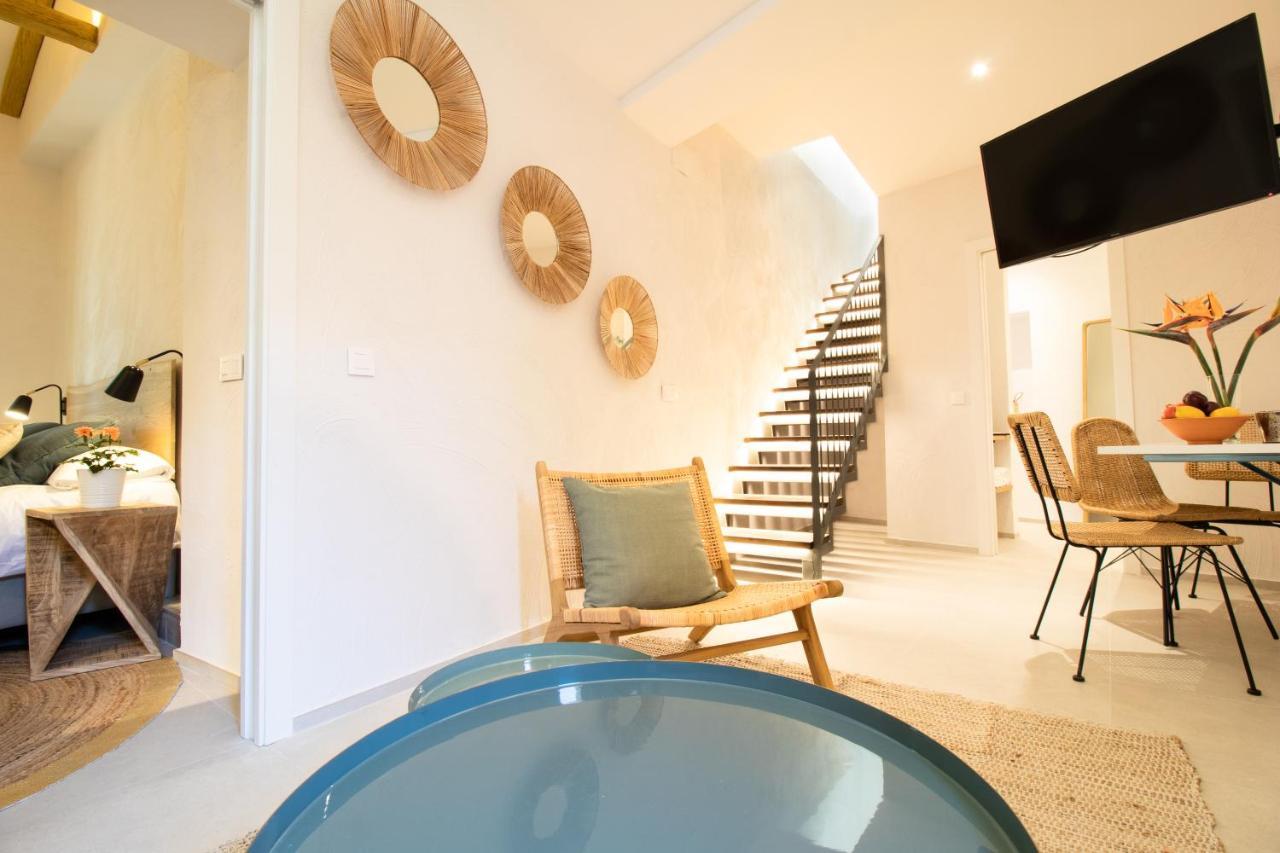 Apartamento Ático con piscina privada 1